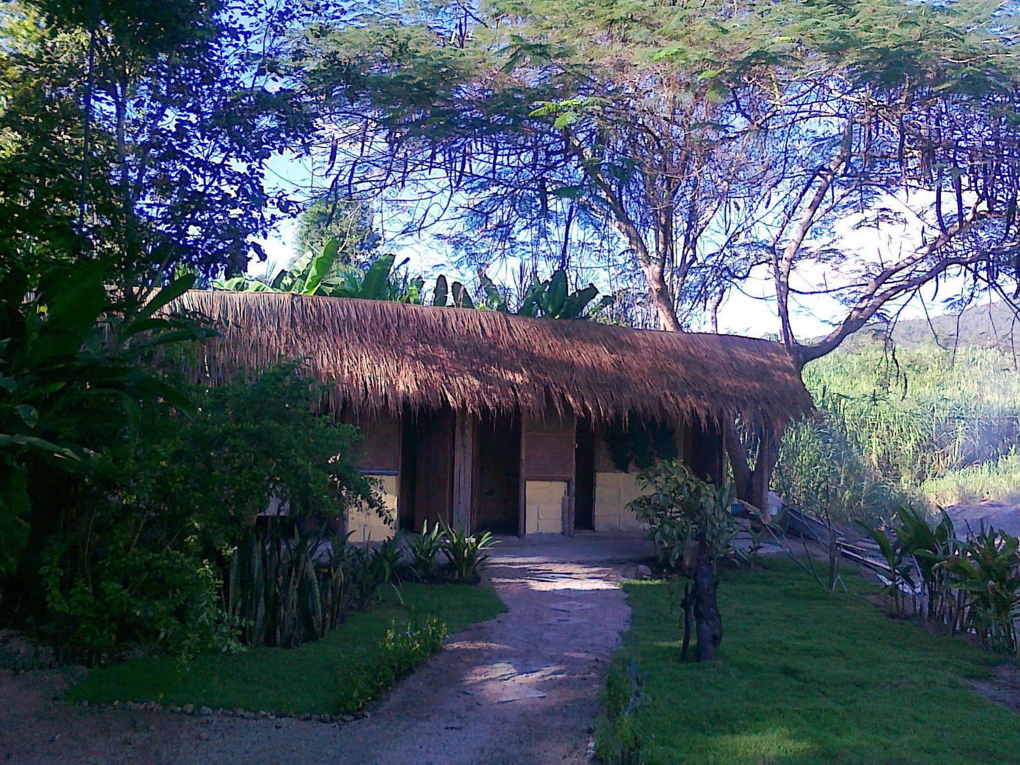 Pai Bamboo Hut Hotel Екстериор снимка