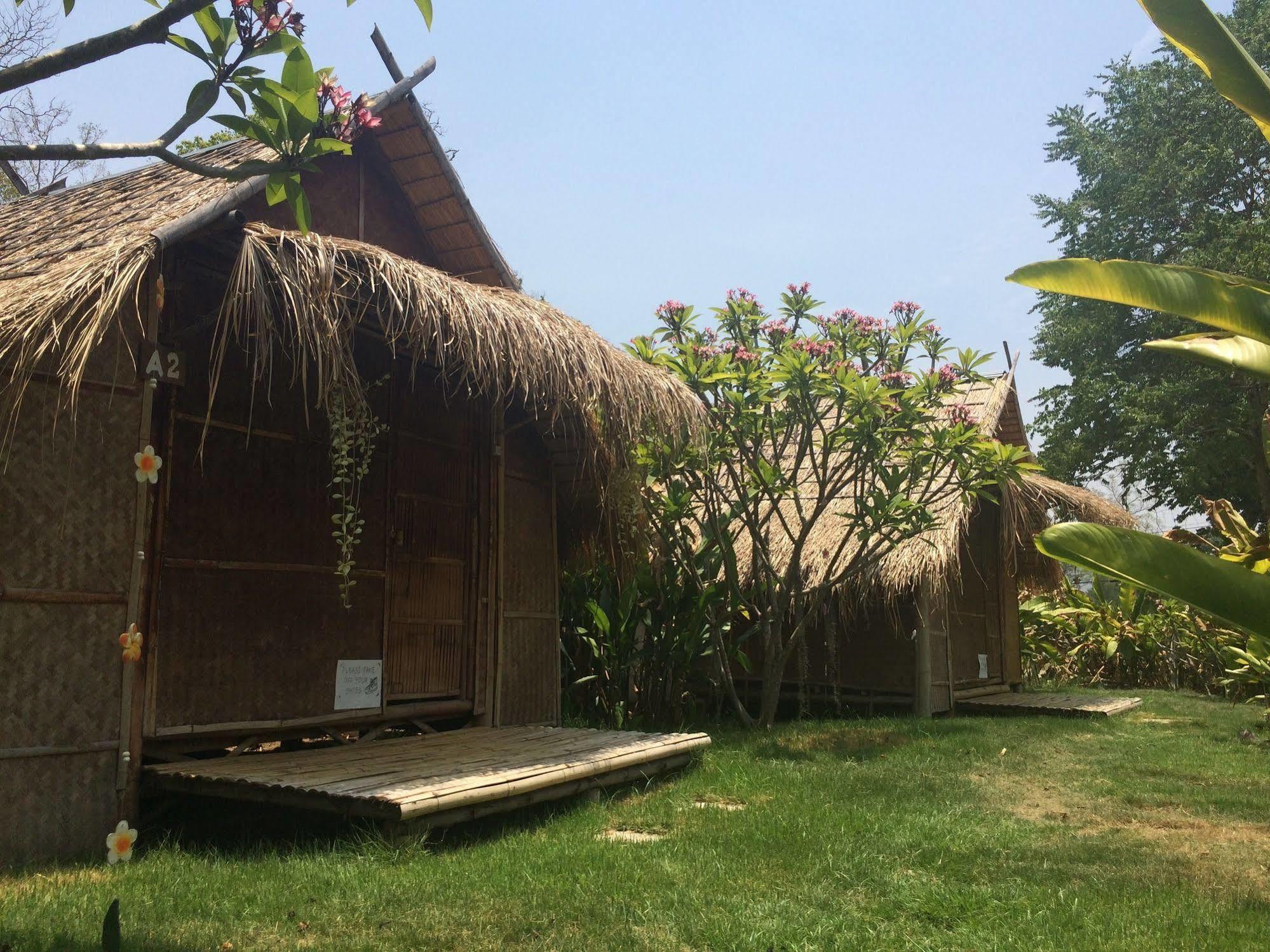 Pai Bamboo Hut Hotel Екстериор снимка